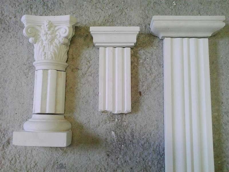 Algunos ejemplos de lo que podemos hacer en nuestro taller de Los Corrales, pilastras, pies, ménsulas, columnas... en escayola